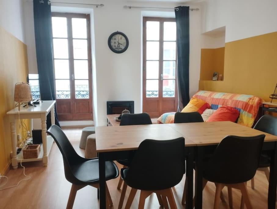 Appartement En Plein Centre. Carpentras Kültér fotó