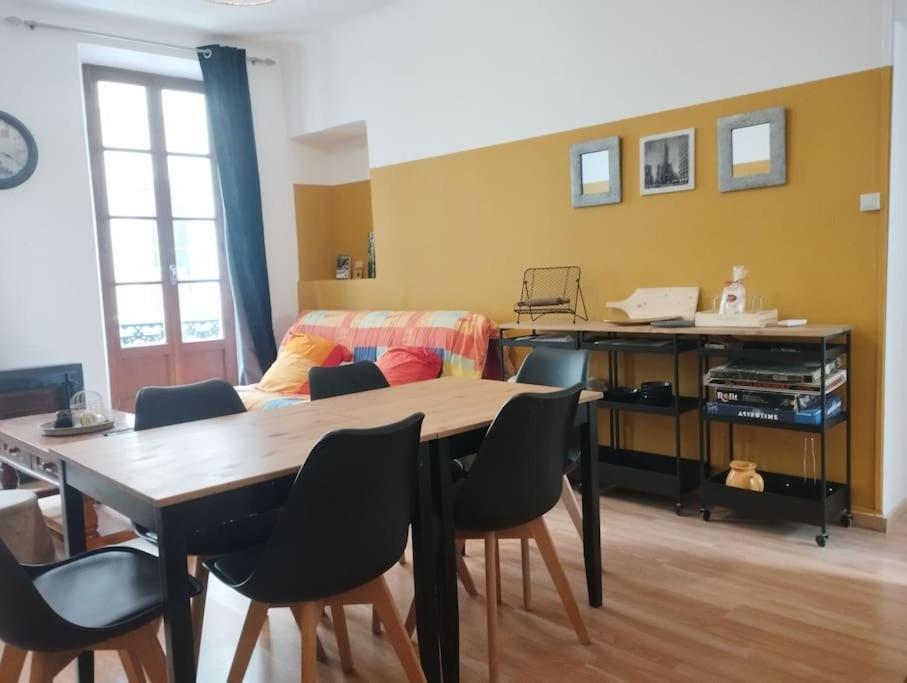 Appartement En Plein Centre. Carpentras Kültér fotó